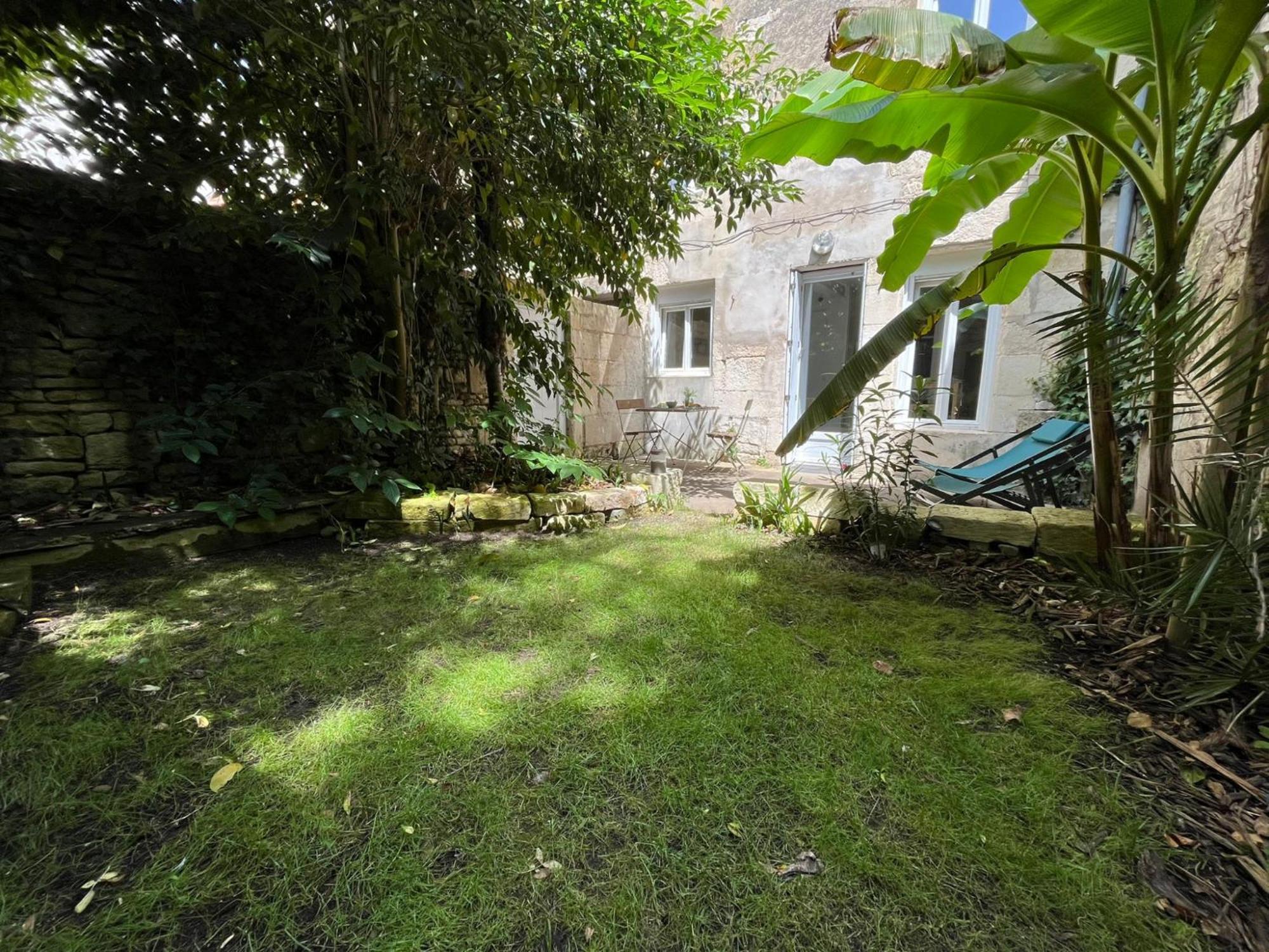 L'Escale Niortaise - Centre-Ville - 10Mn Gare - Wifi - Netflix Room photo